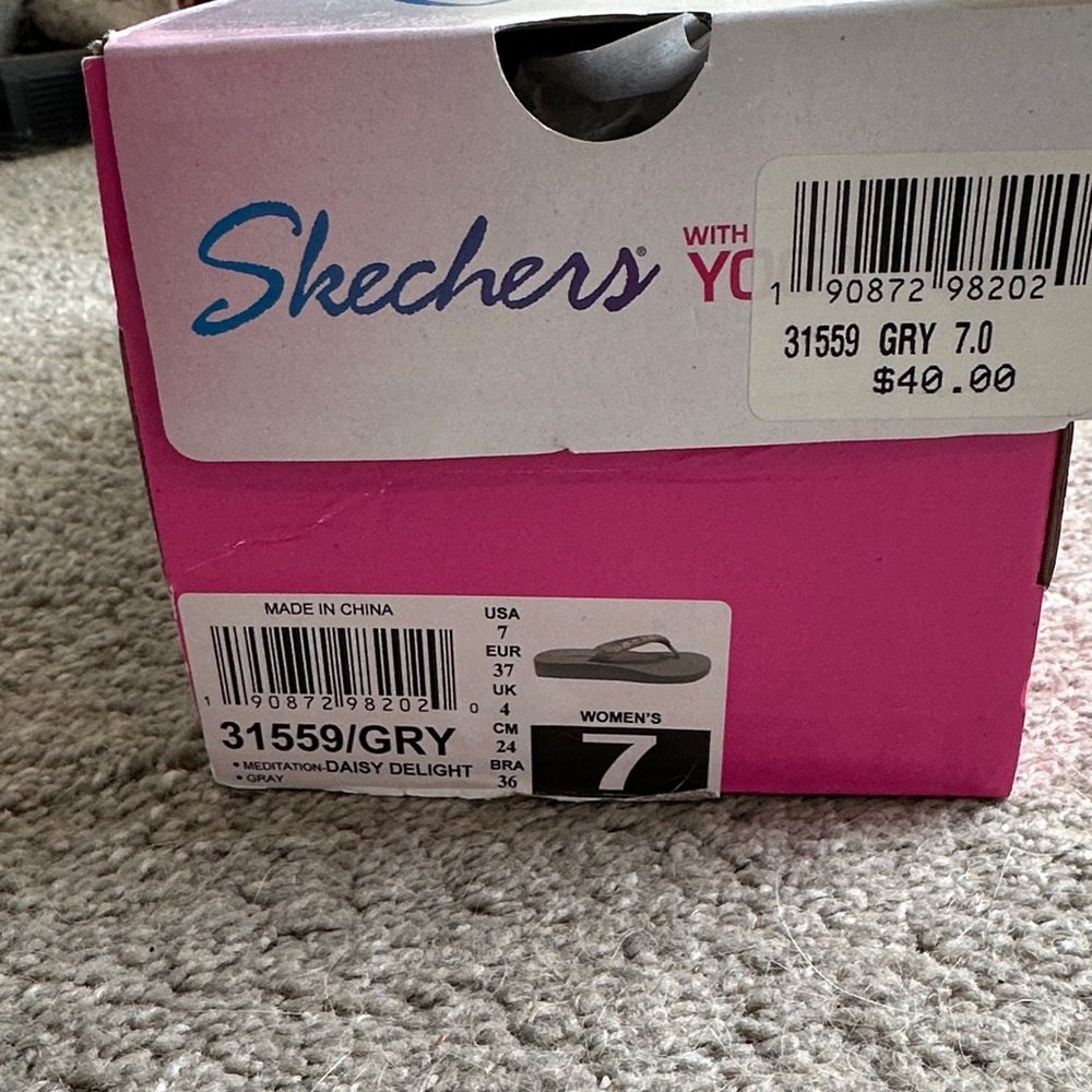 Skechers yoga foam embellished sandals new grey. Size. 7 new in box